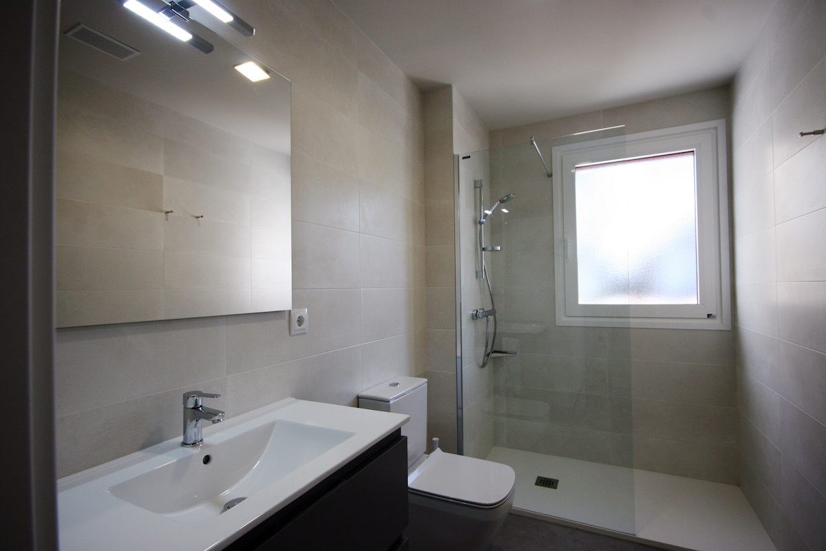 reforma de baño moderna en Castelldefels