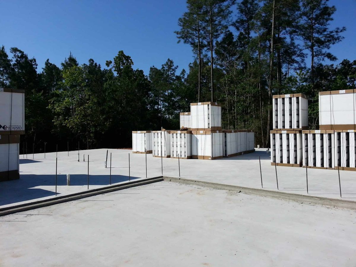 Casa de diseño eficiente en El Garraf construida con tecnología ICF en construcciones bcnf