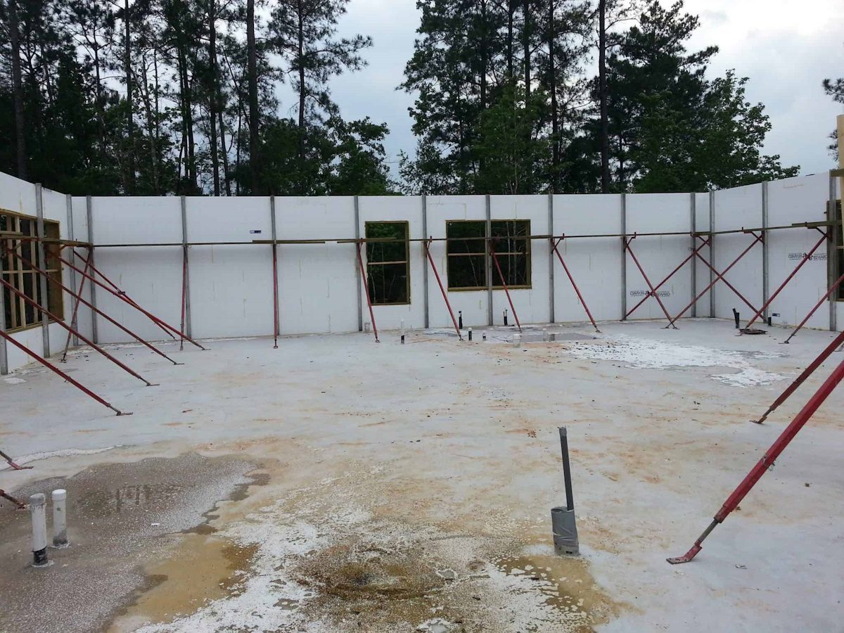 Casa de diseño eficiente en El Garraf construida con tecnología ICF en construcciones bcnf