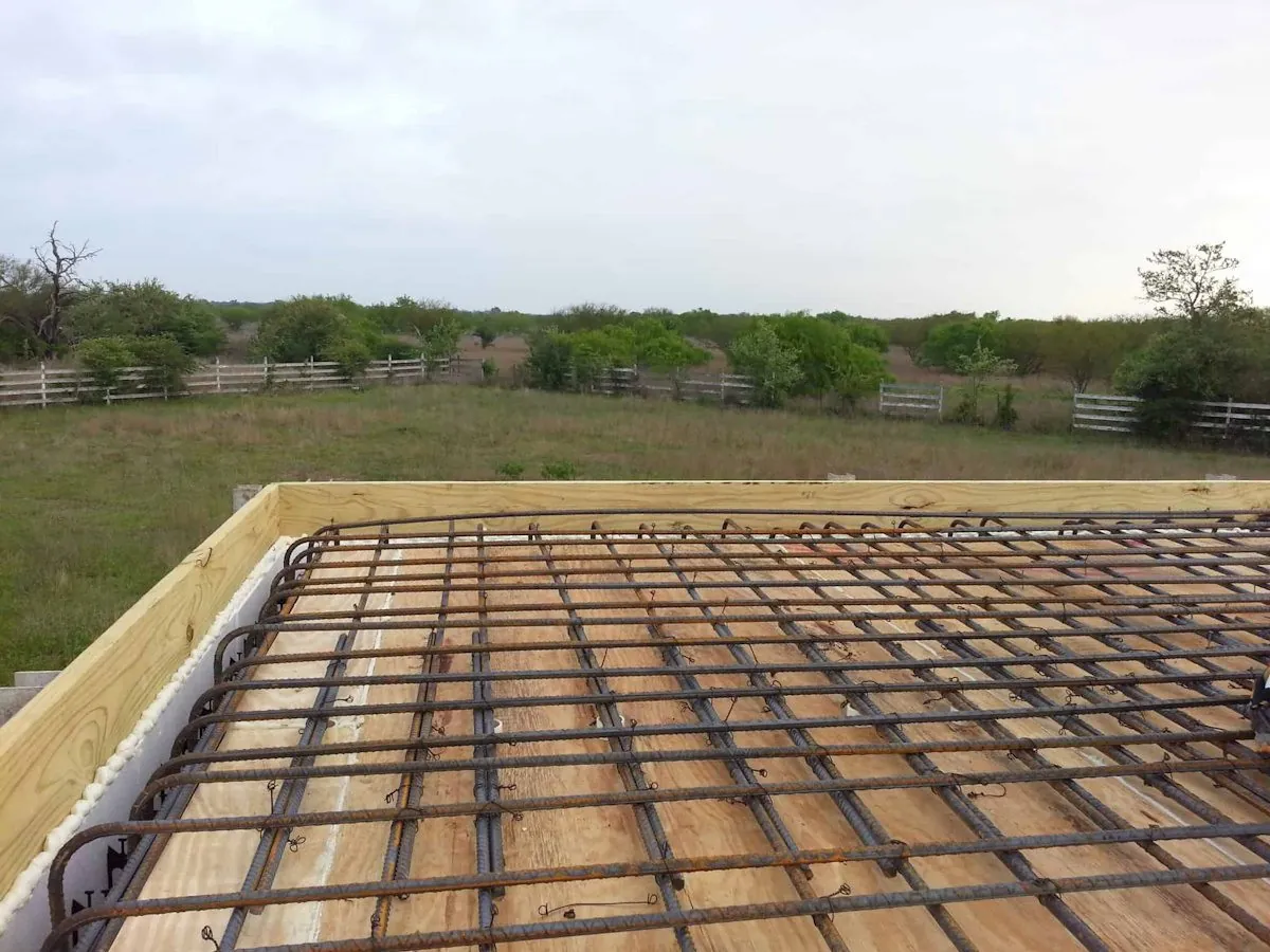 Envolvente exterior de vivienda unifamiliar en El Garraf con sistema ICF
